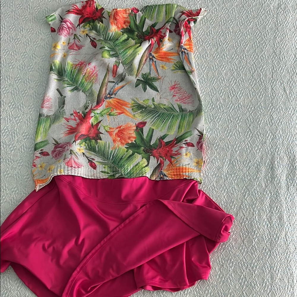 Italian Printed Floral Knit top. Wear alone or layer. One size